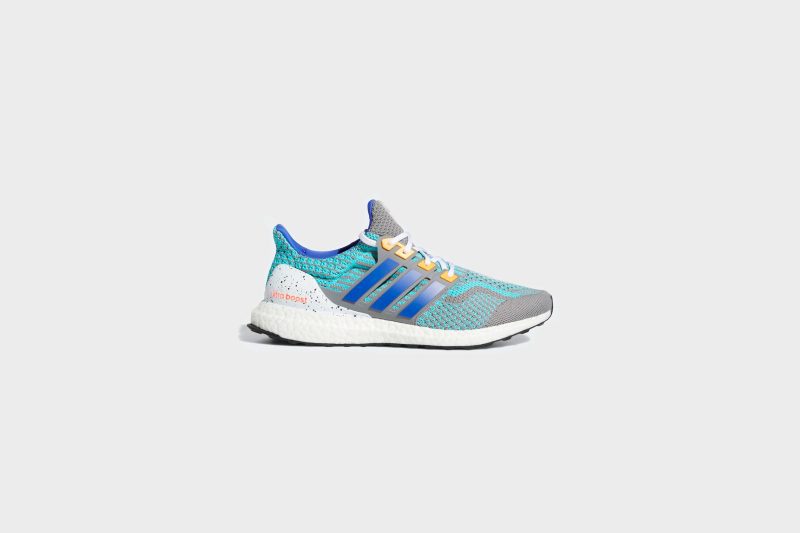 AdidasUltraBoost5.0DNA GreyThreeSonicInkSolarGold 2