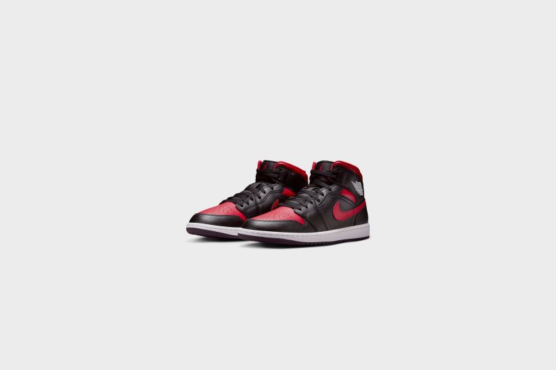 AirJordan1Mid Black VarsityRed SummitWhite DQ8426 0672