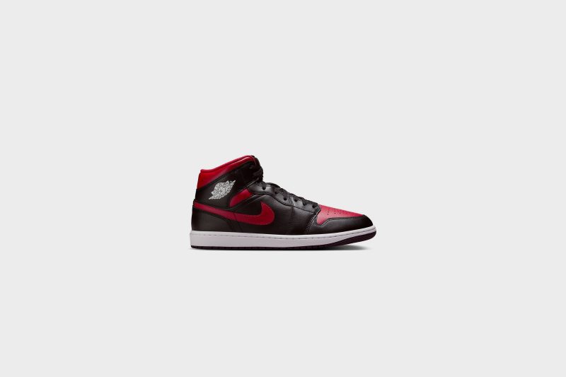 AirJordan1Mid Black VarsityRed SummitWhite DQ8426 0674