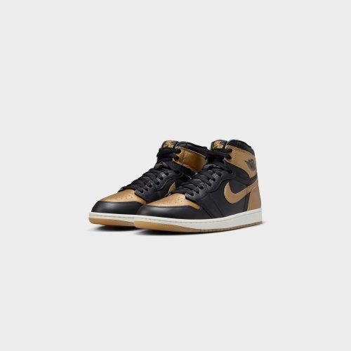 AirJordan1RetroHighOG Black MetallicGold Sail DZ5485 0712