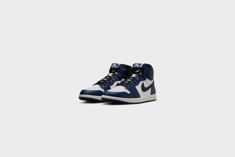 AirJordan1RetroHighOG MidnightNavy Black White Sail DZ5485 4012