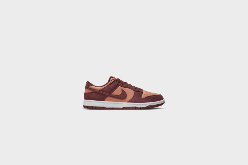 NikeDunkLowRetroSE AmberBrown DarkPony White FQ8249 2004