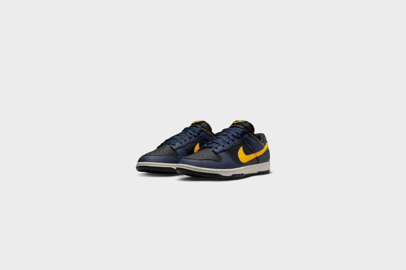 NikeDunkLowRetro Black TourYellow FZ4014 0102