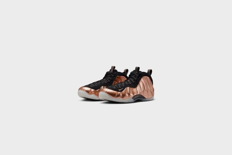 NikeFoampositeOne Black MetallicCopperOffNoir FZ9902 0012