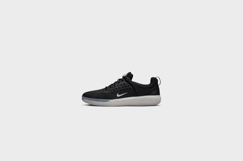 NikeSBZoomNyjah3 Black White Black SummitWhite DJ6130 0021