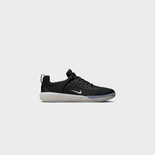 NikeSBZoomNyjah3 Black White Black SummitWhite DJ6130 0024