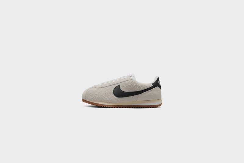 NikeWMNSCortezVNTG SummitWhite Black Muslin FJ2530 1021