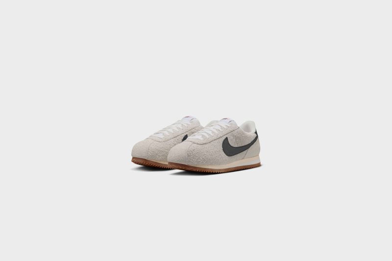 NikeWMNSCortezVNTG SummitWhite Black Muslin FJ2530 1022