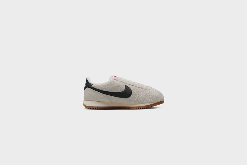 NikeWMNSCortezVNTG SummitWhite Black Muslin FJ2530 1023