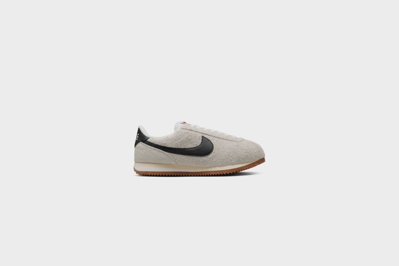 NikeWMNSCortezVNTG SummitWhite Black Muslin FJ2530 1024