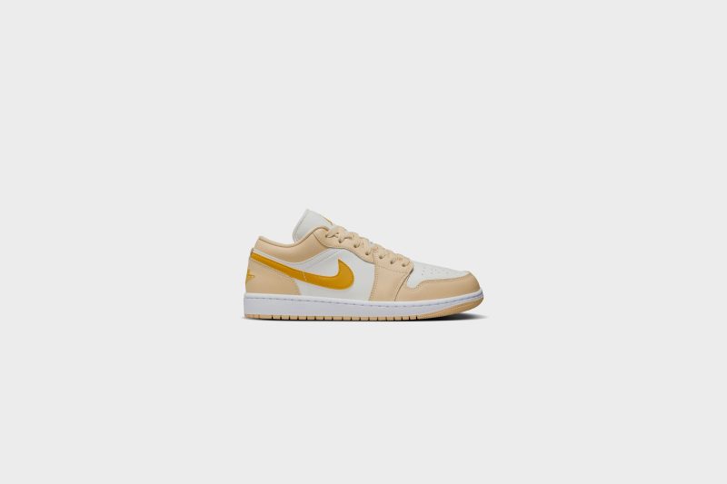 WMNSAirJordan1Low Sail YellowOchre PaleVanilla DC0774 1704