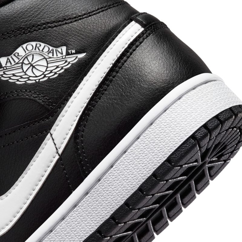 WMNSAirJordan1Mid Black White Black DV0991 00110