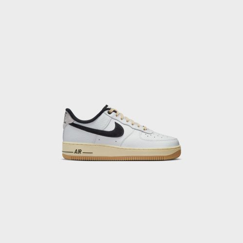 WMNSNikeAirForce1 07LX SummitWhite Black Muslin DR0148 1014