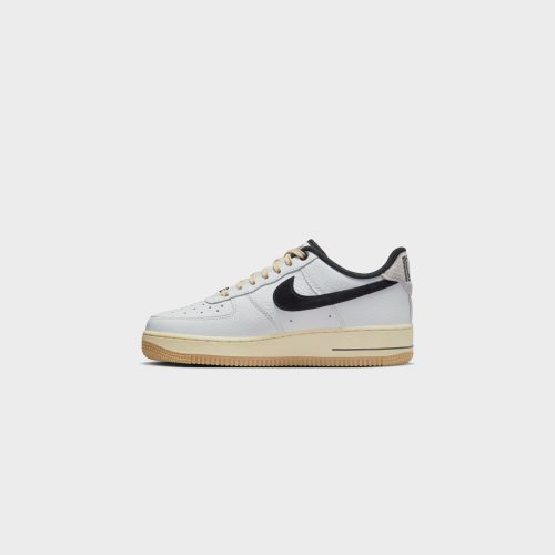 WMNSNikeAirForce1 07LX SummitWhite Black Muslin DR0148 1015