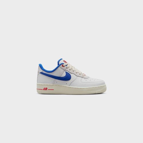 WMNSNikeAirForce1 07LX SummitWhite HyperRoyal DR0148 1004