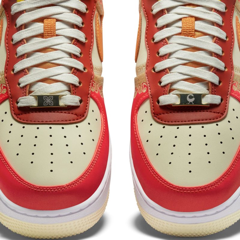 WMNSNikeAirForce1 07PRM HabaneroRed LightCurry DV4462 60010