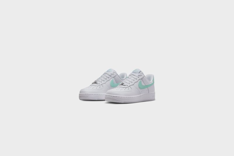 WMNSNikeAirForce1 07 White JadeIce DD8959 1132