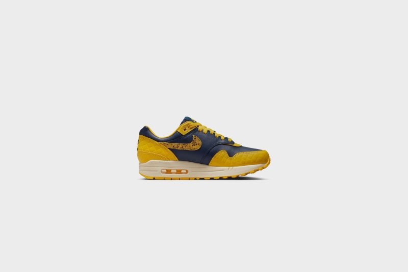 WMNSNikeAirMax1PRM MidnightNavy VarsityMaize FJ5479 4103