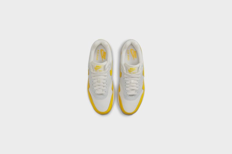 WMNSNikeAirMax1 PhotonDust TourYellow DX2954 0017