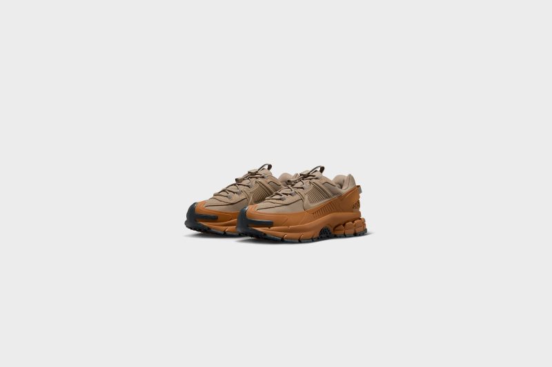 WMNSNikeZoomVomeroRoam Flax Khaki Anthracite HQ2181 2002